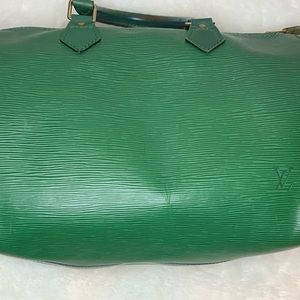 Louis Vuitton - Authentic Epi Speedy 30 - Used (Lock & Key Included)
